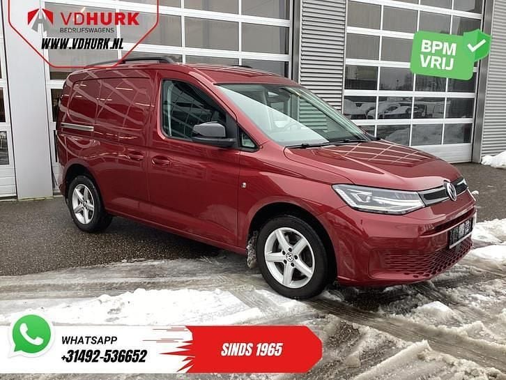 Rood (metallic) Occasion 2021 VW Caddy MPV | € 19.944 - Afbeelding 1/4