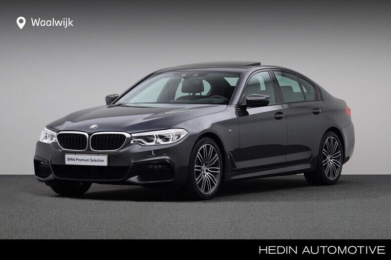 Grijs Gebruikt 2020 BMW 520 Executive Sedan | € 33.440 (Eerlijke prijs) - Afbeelding 1/4