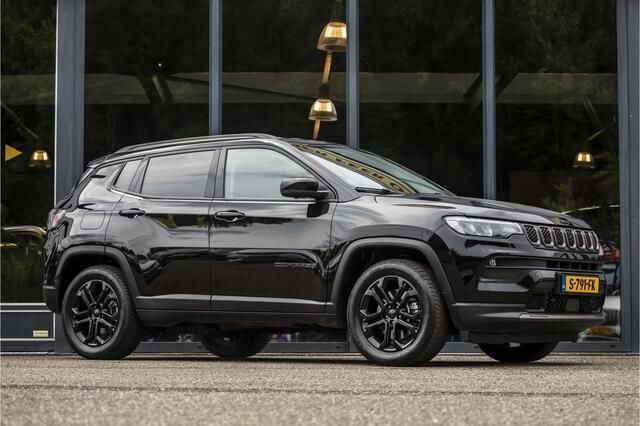 Zwart Gebruikt 2023 Jeep Compass SUV | € 25.950 (Eerlijke prijs) - Afbeelding 1/4