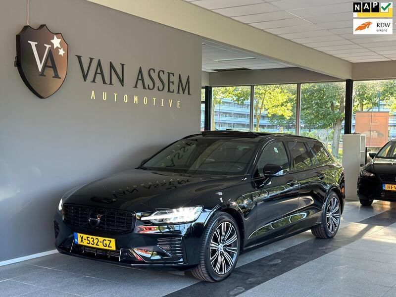 Zwart Gebruikt 2021 Volvo V60 R-Design Stationwagen | € 34.995 (Eerlijke prijs) - Afbeelding 1/4