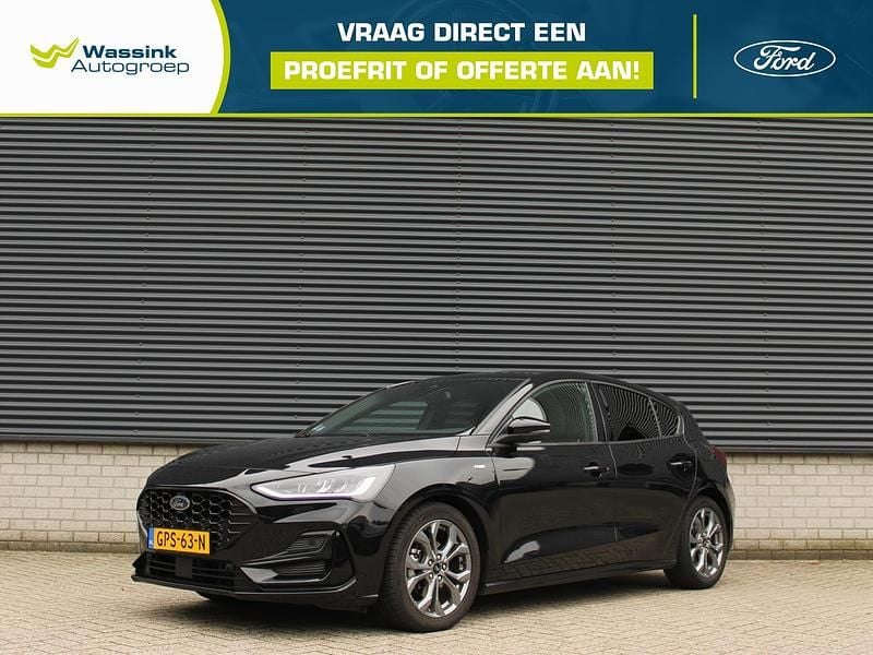 Zwart Occasion 2023 Ford Focus ST-Line Hatchback | € 23.035 (Eerlijke prijs) - Afbeelding 1/4