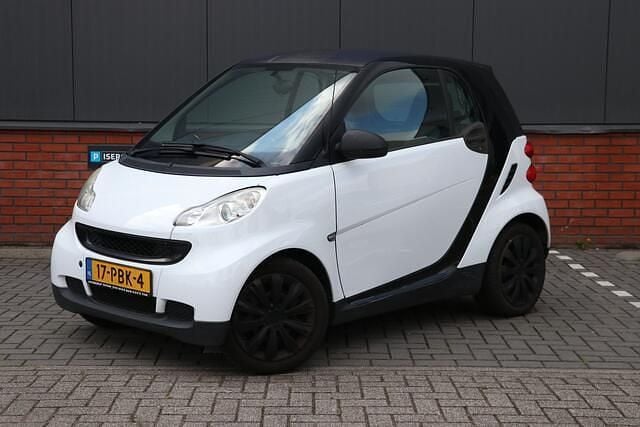 Zwart Gebruikt 2011 Smart ForTwo Coupé Pure Coupé | € 2.250 (Goede deal) - Afbeelding 1/4
