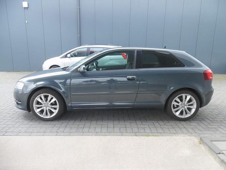 Occasion Audi A3 Comfort 105 PK (77 kW) 2011 Grijs, metallic lak Hatchback