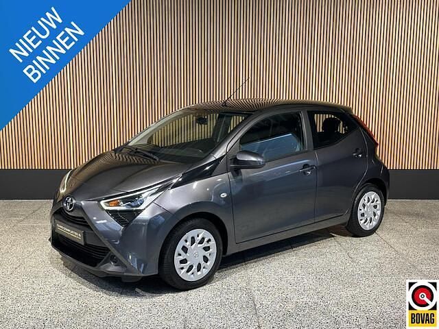 Occasion Toyota Aygo X-play 72 PK (52 kW) 2021 Grijs Hatchback