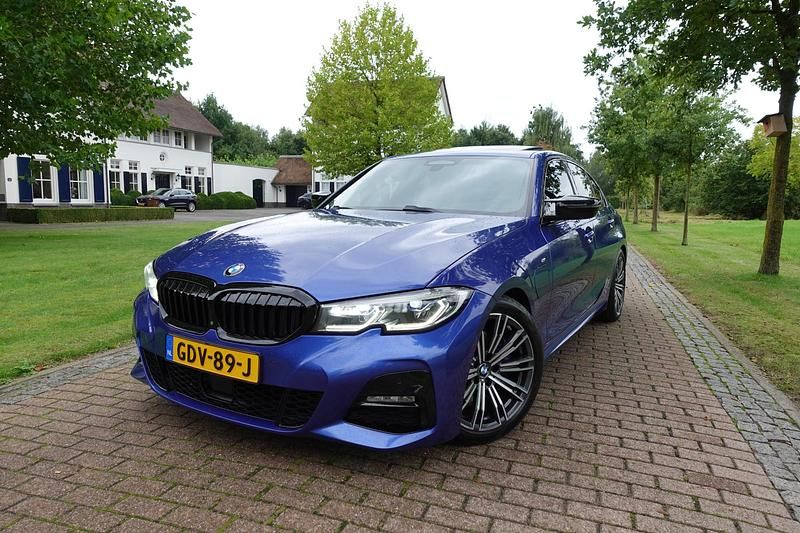 Blauw Gebruikt 2020 BMW 330e Executive Sedan | € 31.450 (Iets duurder) - Afbeelding 1/4