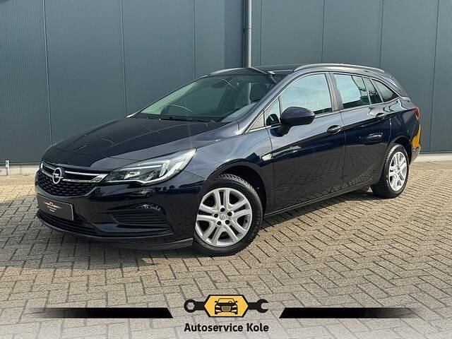 Blauw Gebruikt 2018 Opel Astra Edition Stationwagen | € 10.940 (Goede deal) - Afbeelding 1/4