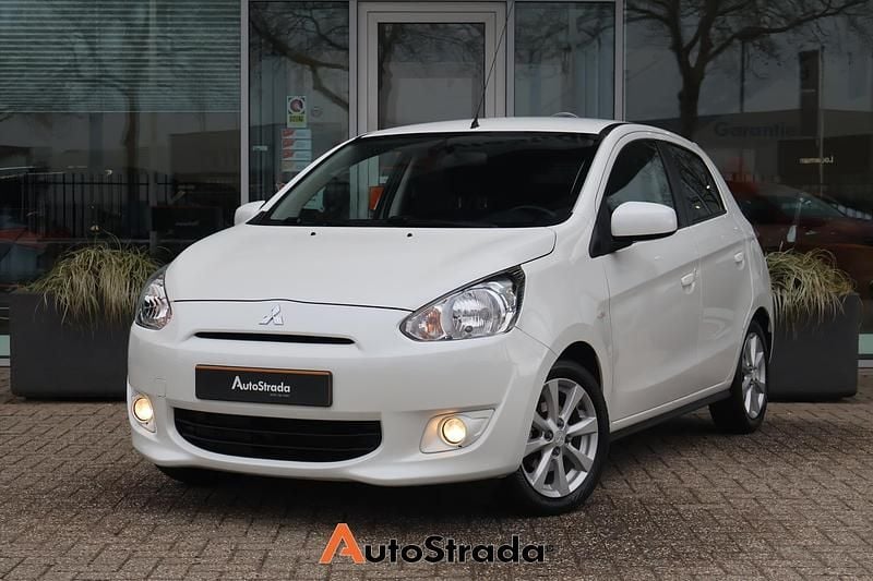 Wit Occasion 2017 Mitsubishi Space Star Intense+ Hatchback | € 6.700 (Super prijs) - Afbeelding 1/4