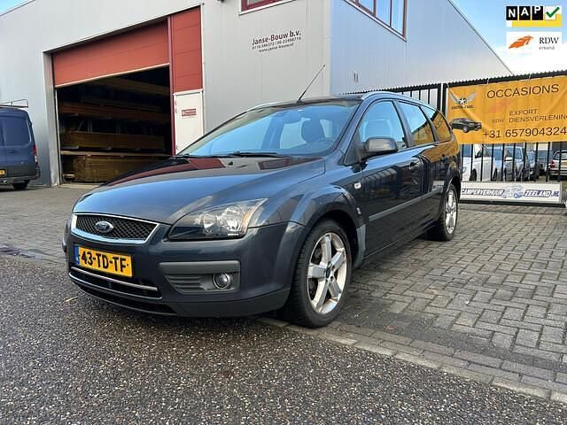 Grijs Gebruikt 2006 Ford Focus Futura Stationwagen | € 899 (Eerlijke prijs) - Afbeelding 1/4