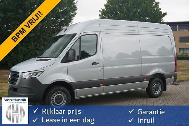 Zilver Nieuw 2024 Mercedes Sprinter Van | € 48.850 - Afbeelding 1/4