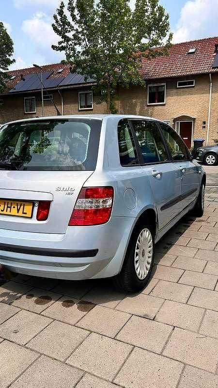 Blauw Gebruikt 2002 Fiat Stilo Dynamic Hatchback | € 750 (Eerlijke prijs) - Afbeelding 1/4
