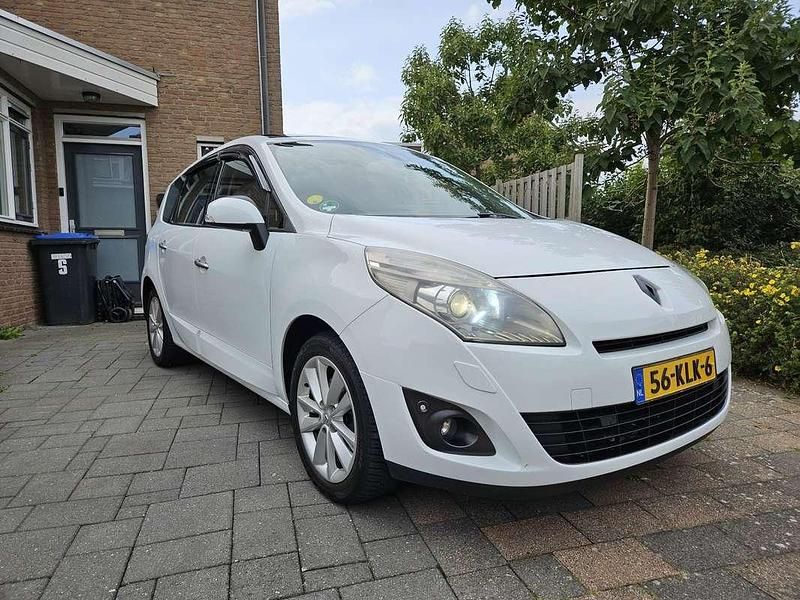 Wit Gebruikt 2010 Renault Scénic III Privilege MPV | € 4.850 (Iets duurder) - Afbeelding 1/4