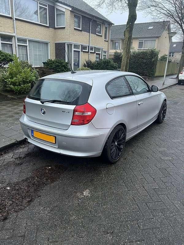 Occasion BMW 116 122 PK (89 kW) 2010 Grijs Hatchback
