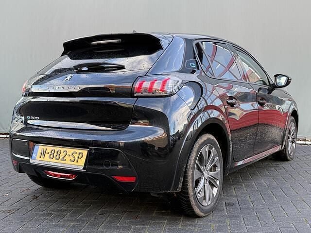 Zwart Gebruikt 2021 Peugeot e-208 Allure Hatchback | € 12.744 (Goede deal) - Afbeelding 1/3