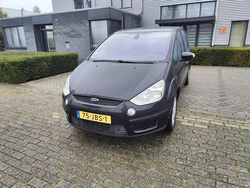 Zwart (metallic) Occasion 2009 Ford S-MAX S MPV | € 2.900 (Eerlijke prijs) - Afbeelding 1/4