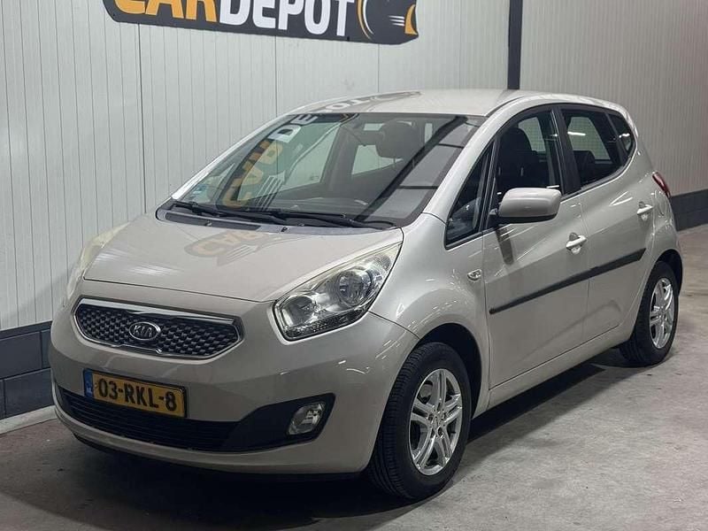 Beige Gebruikt 2011 Kia Venga Hatchback | € 3.999 (Goede deal) - Afbeelding 1/4