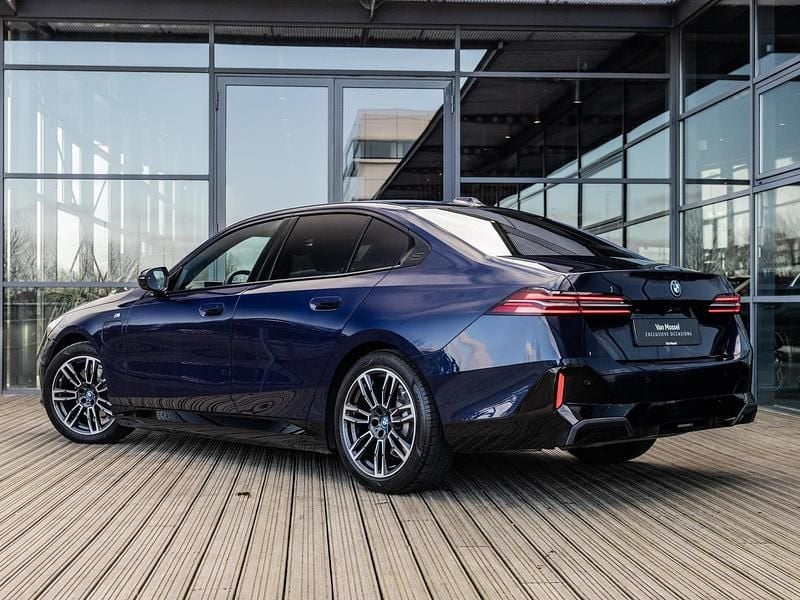 Occasion BMW 530e Comfort Edition 299 PK (219 kW) 2024 Blauw Sedan