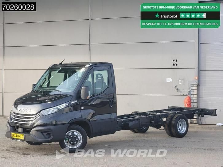 Nieuw Iveco Daily 210 PK (154 kW) 2025 Zwart Van