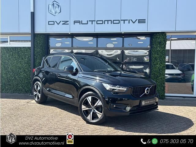 Zwart (metallic) Occasion 2022 Volvo XC40 R-Design SUV | € 30.950 (Eerlijke prijs) - Afbeelding 1/4