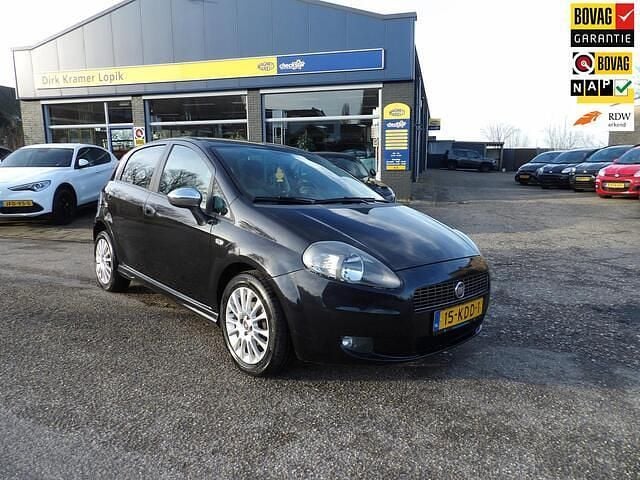 Occasion Fiat Grande Punto 78 PK (57 kW) 2009 Zwart Hatchback