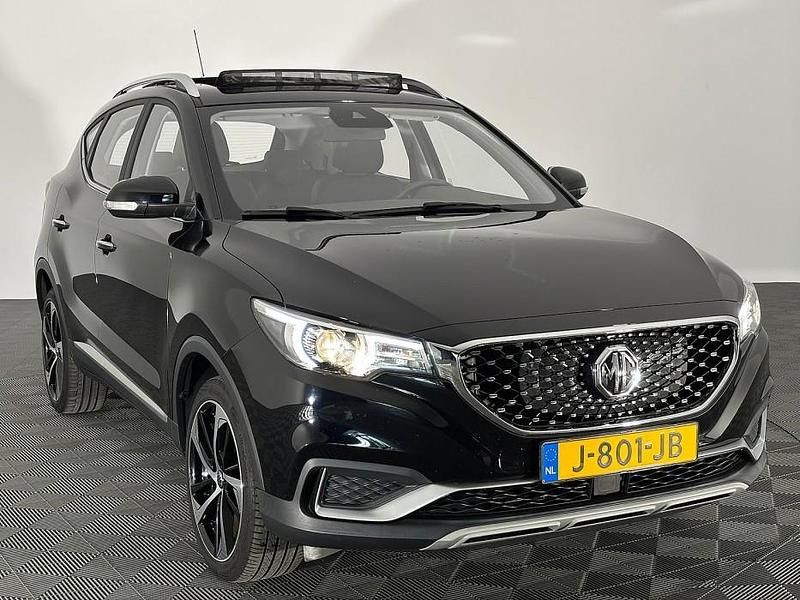 Zwart Gebruikt 2020 MG ZS Luxury Sedan | € 14.990 (Eerlijke prijs) - Afbeelding 1/4