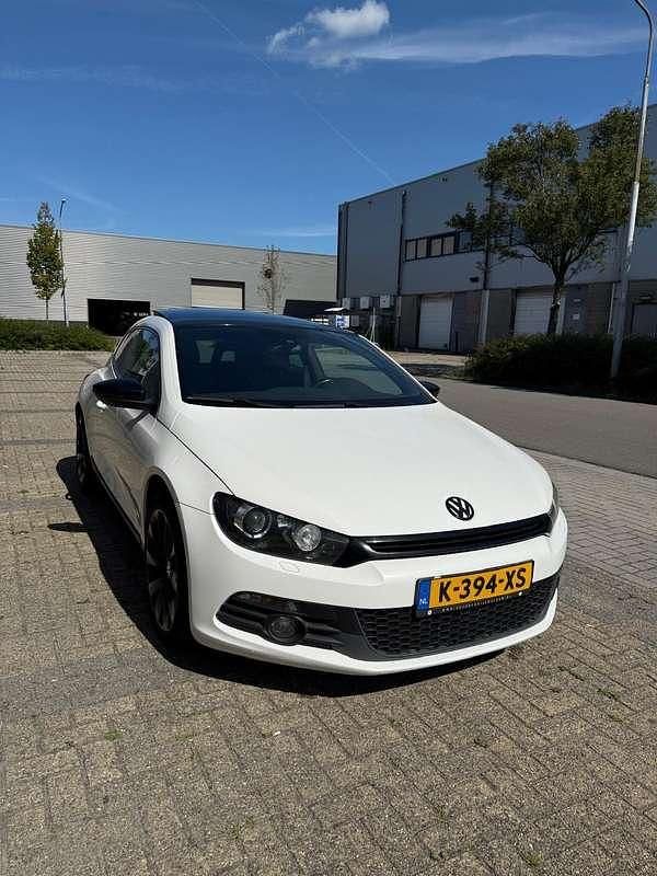 Wit Gebruikt 2009 VW Scirocco Coupé | € 7.500 (Eerlijke prijs) - Afbeelding 1/4