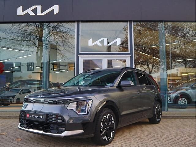 Grijs Gebruikt 2024 Kia e-Niro SUV | € 34.945 (Eerlijke prijs) - Afbeelding 1/4