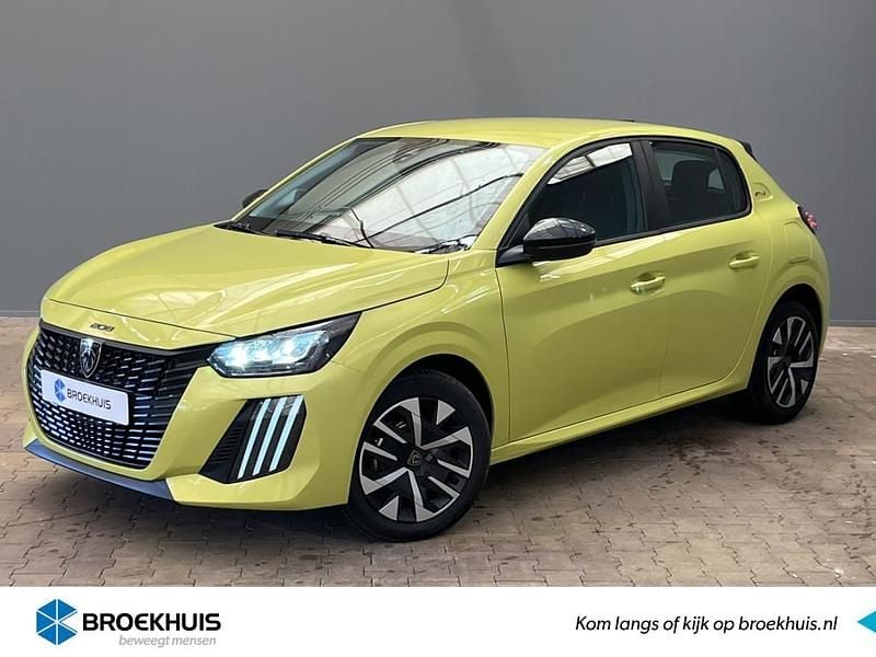 Geel Nieuw 2025 Peugeot 208 Style Hatchback | € 23.095 (Goede deal) - Afbeelding 1/4