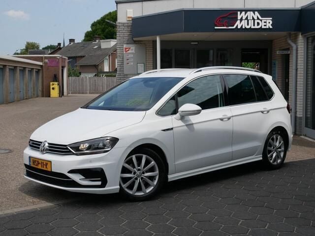 Wit Gebruikt 2017 VW Golf Sportsvan Highline MPV | € 17.950 (Eerlijke prijs) - Afbeelding 1/4