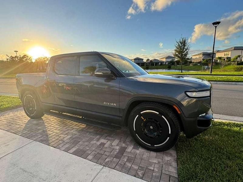 Occasion Rivian R1T 614 kW (836 PK) 2023 Grijs Pickup