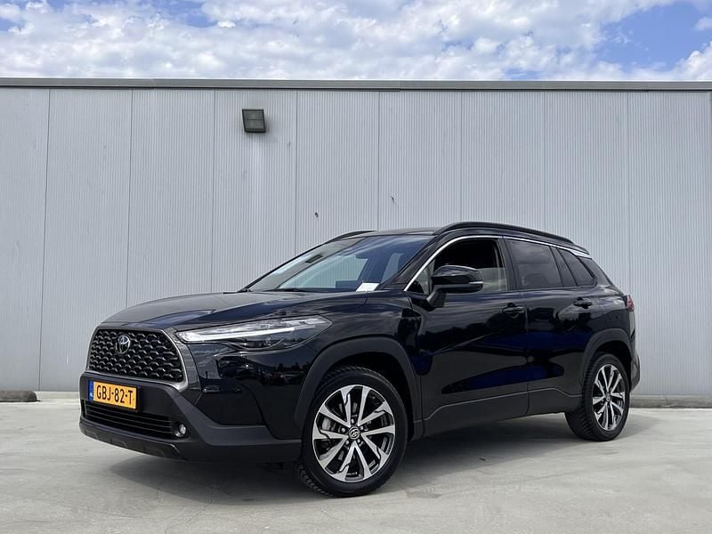 Zwart Gebruikt 2024 Toyota Corolla Cross SUV | € 34.999 (Eerlijke prijs) - Afbeelding 1/4