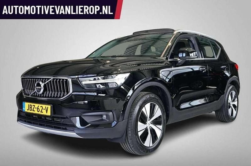 Zwart Gebruikt 2021 Volvo XC40 Inscription SUV | € 29.995 (Goede deal) - Afbeelding 1/4