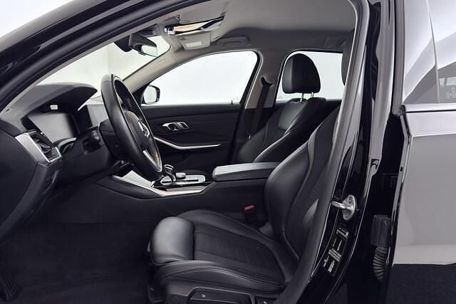 Occasion BMW 330 Executive 259 PK (190 kW) 2019 Zwart (metallic) Stationwagen