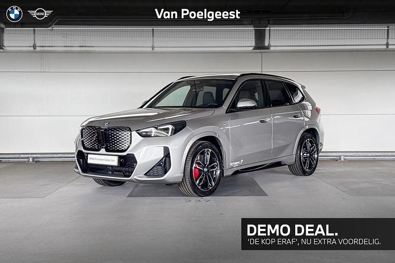 Grijs Gebruikt 2025 BMW iX1 Comfort Edition SUV | € 46.900 - Afbeelding 1/4