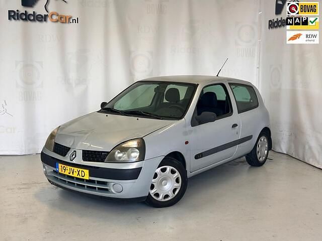 Grijs Occasion 2002 Renault Clio II Hatchback | € 399 (Eerlijke prijs) - Afbeelding 1/4