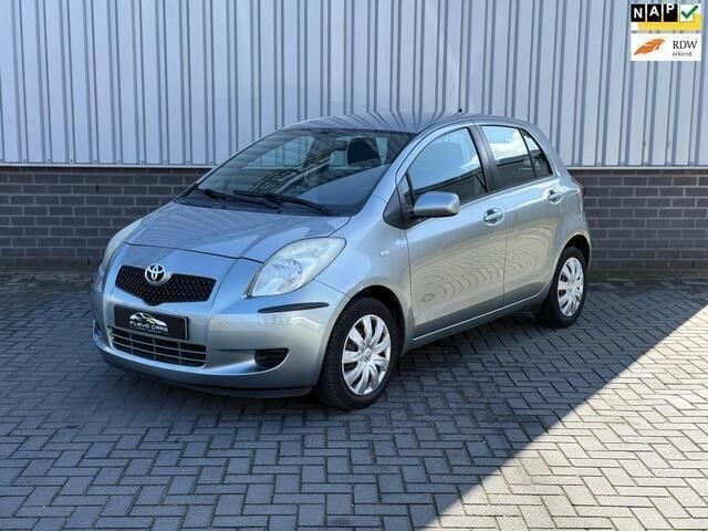 Grijs Gebruikt 2006 Toyota Yaris Sol Hatchback | € 4.850 (Goede deal) - Afbeelding 1/4