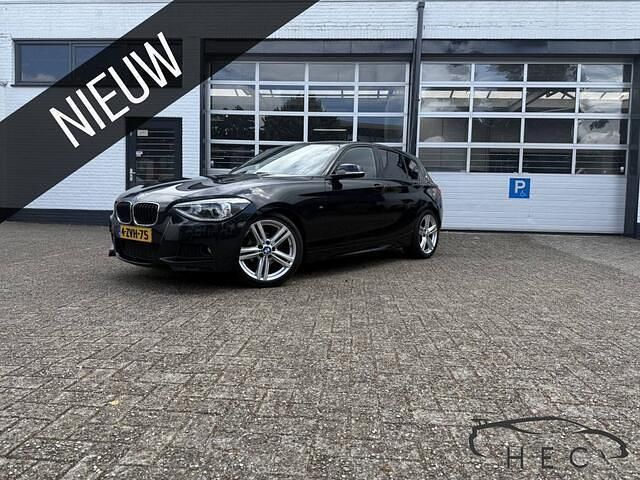 Zwart Gebruikt 2015 BMW 116 Executive Hatchback | € 12.250 (Eerlijke prijs) - Afbeelding 1/4