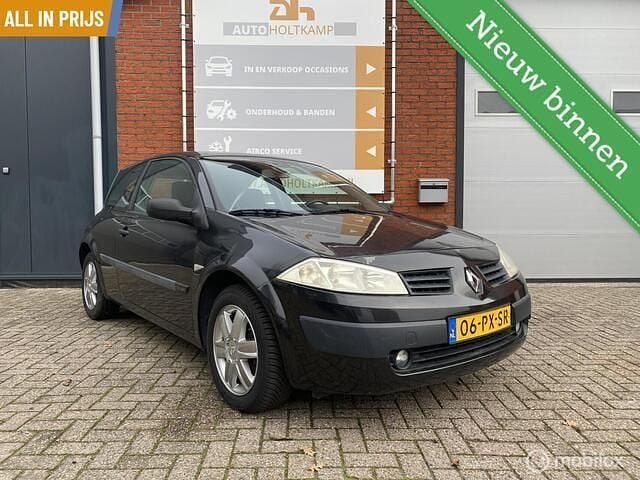Zwart Occasion 2005 Renault Mégane II Expression Hatchback | € 1.295 (Eerlijke prijs) - Afbeelding 1/4
