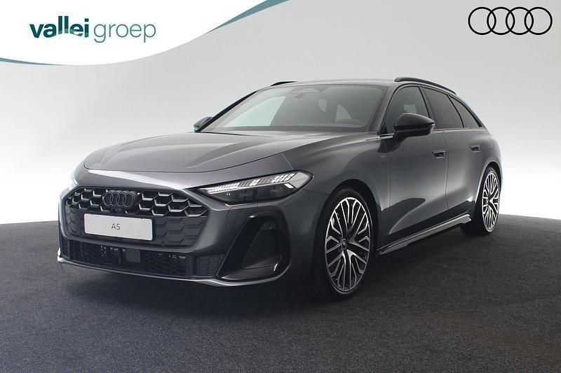 Grijs Gebruikt 2025 Audi A5 S-Line Coupé | € 69.900 - Afbeelding 1/4