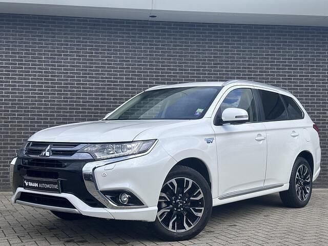Wit Gebruikt 2015 Mitsubishi Outlander Edition SUV | € 11.900 (Eerlijke prijs) - Afbeelding 1/4