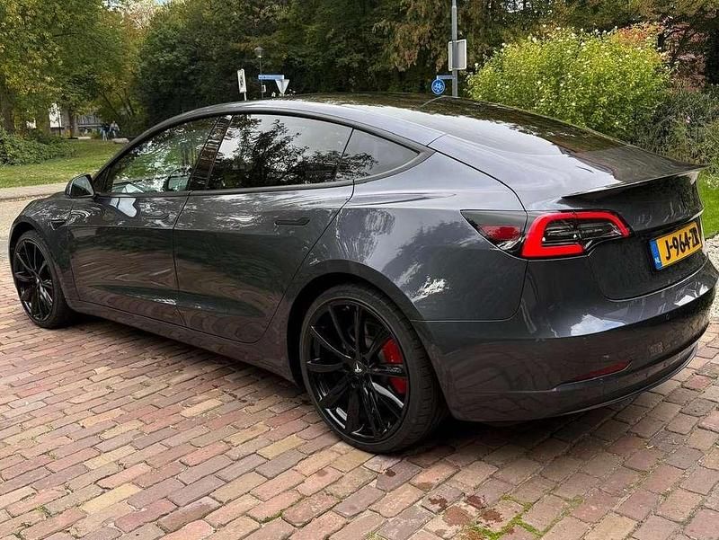 Grijs Gebruikt 2019 Tesla Model 3 Performance Sedan | € 29.900 (Duur) - Afbeelding 1/4