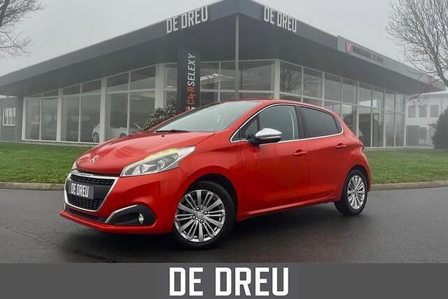 Oranje Gebruikt 2017 Peugeot 208 Allure Hatchback | € 10.995 (Iets duurder) - Afbeelding 1/4