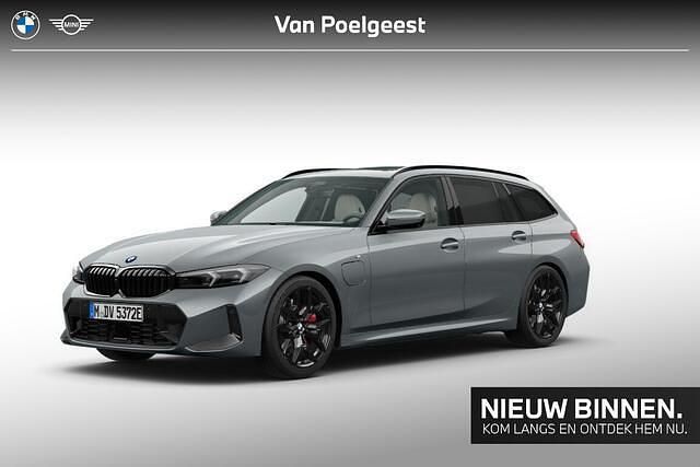 Grijs Gebruikt 2024 BMW 330 M Sport Stationwagen | € 58.900 - Afbeelding 1/2