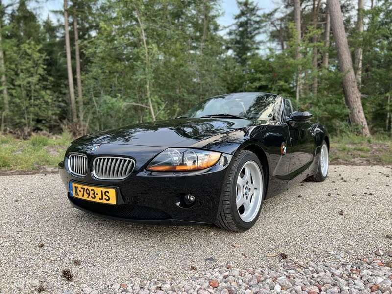 Zwart Gebruikt 2005 BMW Z4 Cabriolet | € 6.749 (Eerlijke prijs) - Afbeelding 1/4