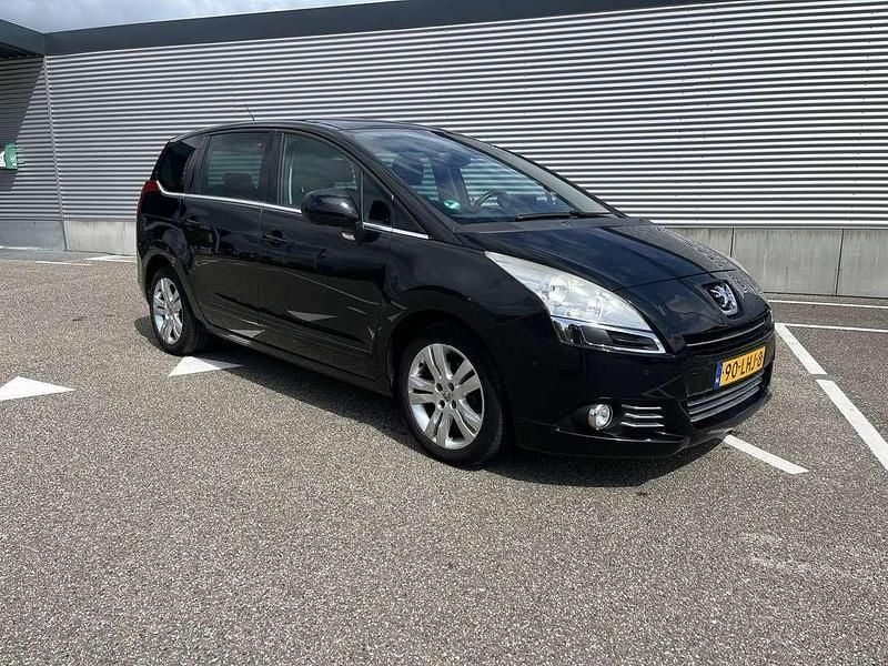 Zwart Gebruikt 2010 Peugeot 5008 GTi MPV | € 3.950 (Eerlijke prijs) - Afbeelding 1/4