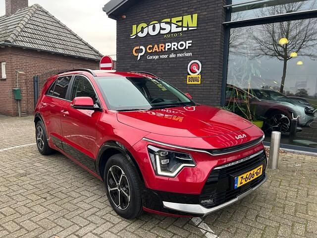 Rood Occasion 2024 Kia Niro SUV | € 29.950 (Super prijs) - Afbeelding 1/4
