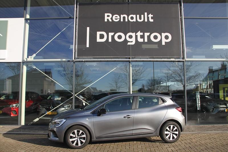 Grijs Gebruikt 2022 Renault Clio V Equilibre Hatchback | € 16.320 - Afbeelding 1/4