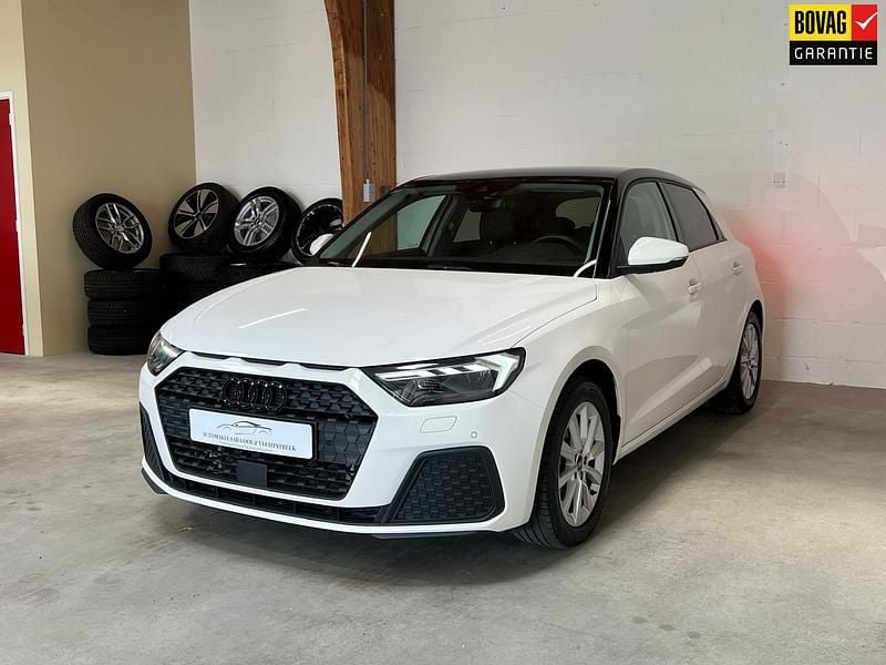 Wit, metallic lak Gebruikt 2023 Audi A1 Sportback Proline Hatchback | € 26.995 (Eerlijke prijs) - Afbeelding 1/4