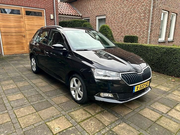 Grijs Gebruikt 2020 Skoda Fabia Business Line Stationwagen | € 10.750 (Super prijs) - Afbeelding 1/4