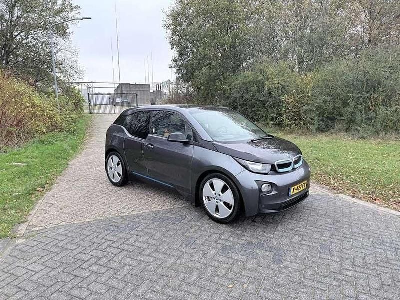 Grijs Gebruikt 2017 BMW i3 Basis Sedan | € 11.500 (Eerlijke prijs) - Afbeelding 1/4