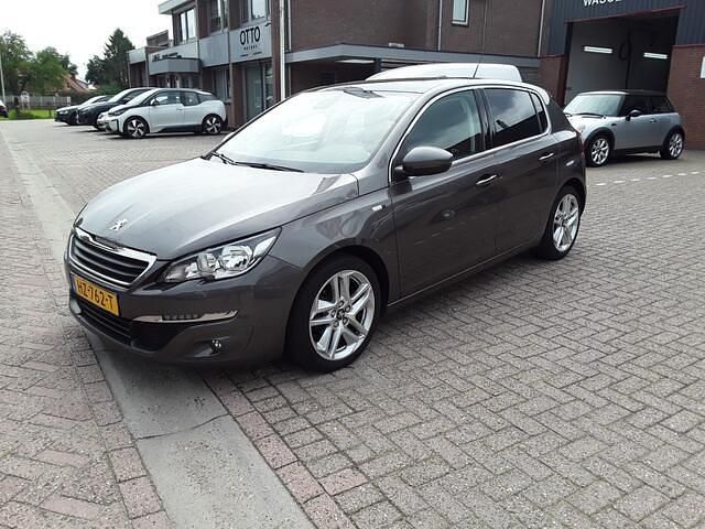 Grijs Gebruikt 2016 Peugeot 308 Style Hatchback | € 8.990 (Eerlijke prijs) - Afbeelding 1/4
